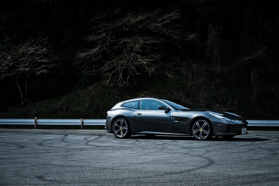  Ferrari GTC4Lusso 2016 года  (JP) (фото 1 из 24)